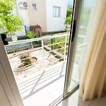 Апартаменты Beautiful & Quiet Two-bedroom With Private Garden Lukomorye C1 *