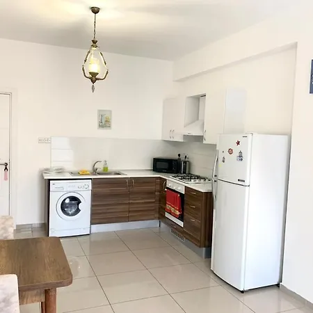 Apartmán Beautiful & Quiet Two-bedroom With Private Garden Lukomorye C1 *