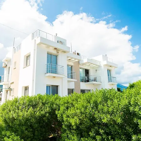 Beautiful & Quiet Two-bedroom With Private Garden Lukomorye C1 Apartman *