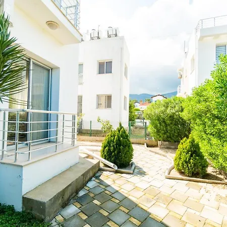 Apartment Beautiful & Quiet Two-bedroom With Private Garden Lukomorye C1 *