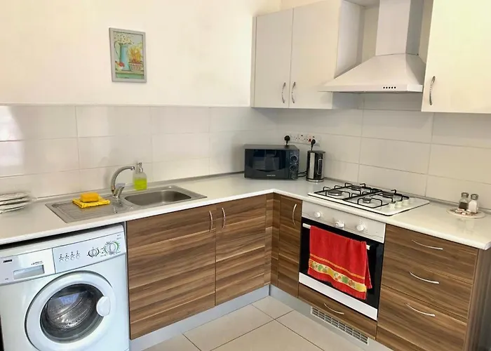 Beautiful & Quiet Two-bedroom With Private Garden Lukomorye C1 Lägenhet Kyrenia (Northern Cyprus)