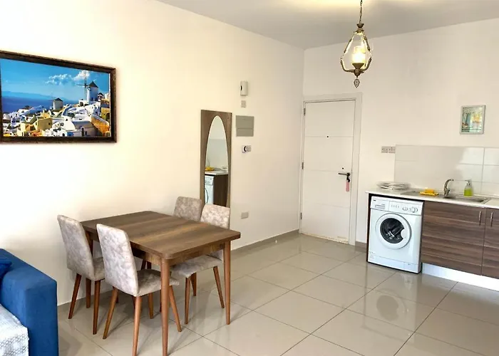 アパート Beautiful & Quiet Two-bedroom With Private Garden Lukomorye C1