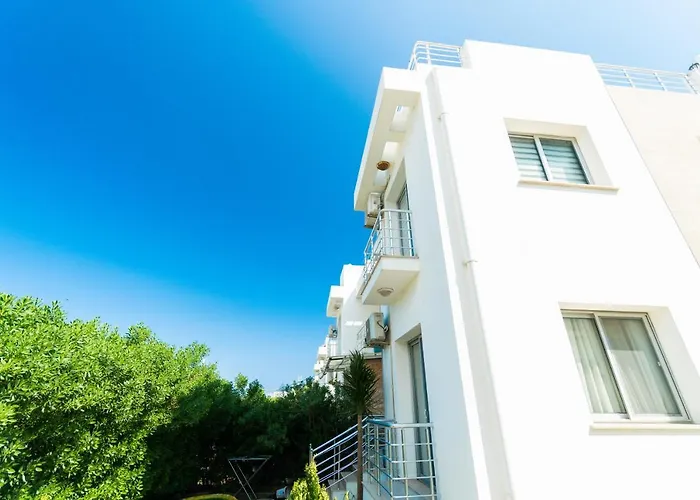 Beautiful & Quiet Two-bedroom With Private Garden Lukomorye C1 Daire Girne