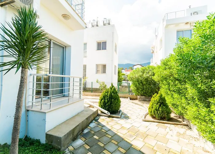 Daire Beautiful & Quiet Two-bedroom With Private Garden Lukomorye C1 *